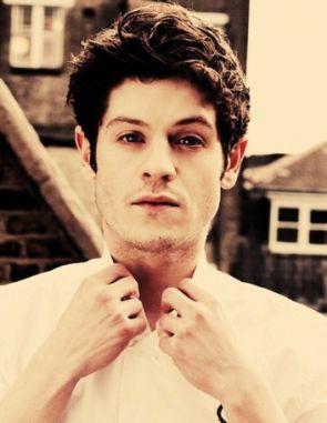 http://oseriale.ru/images/actors/295x381/actor_IwanRheon_GfW6vYCH8AXO2aY.jpg