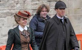 Актеры британского сериала о Шерлоке Холмсе предстали в необычном виде